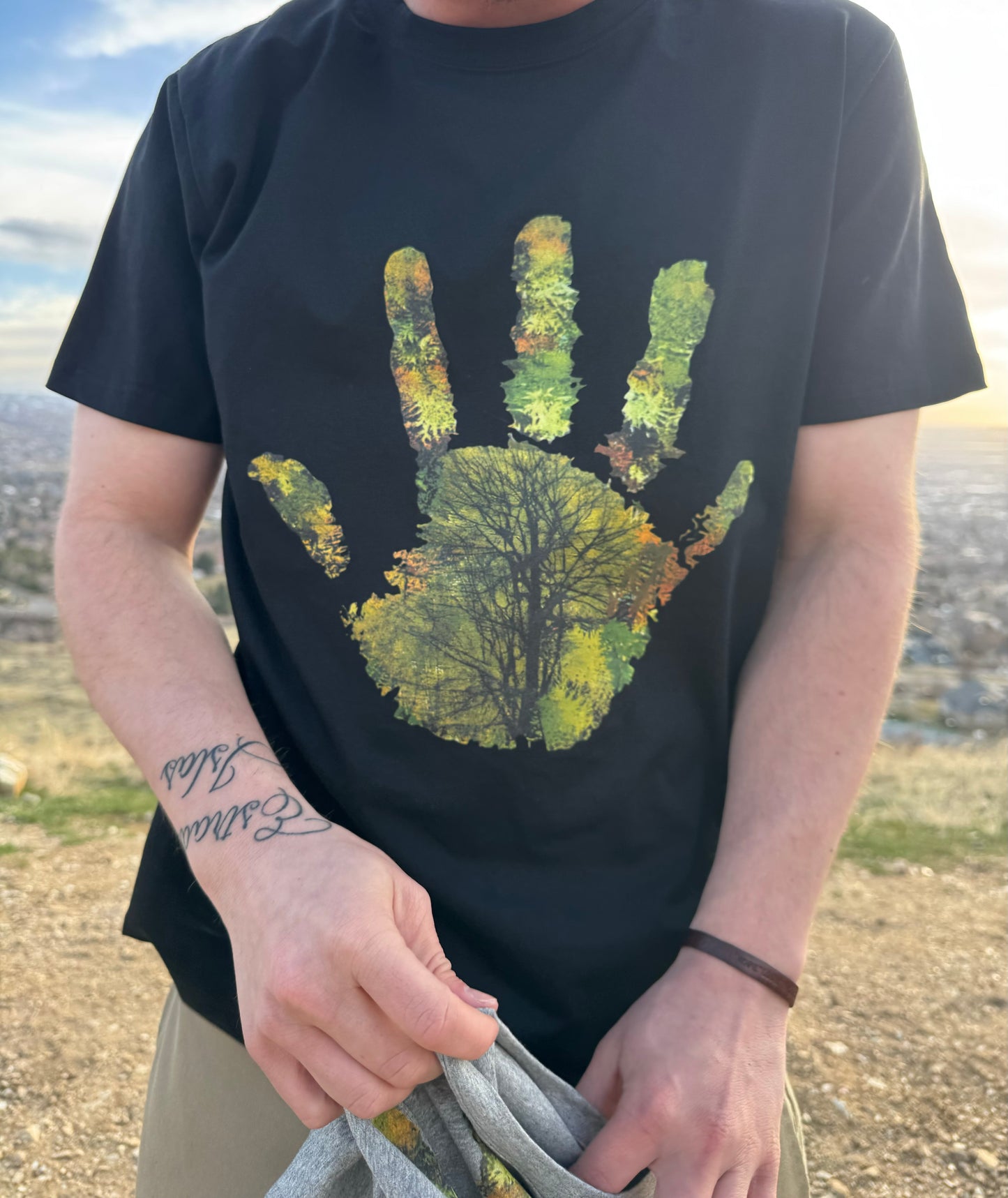 handprint tee